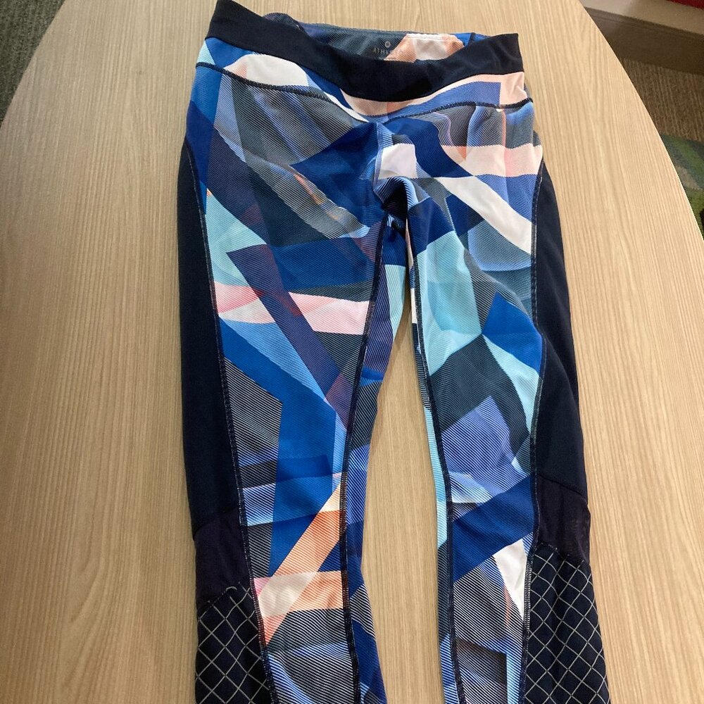 Athleta Electric Geo Sonar Capri Leggings Medium Geometric Print Polyester Blend